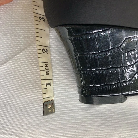 20. Bandolino Womens Wedge Heels Sz 7.5 - Picture 6 of 10